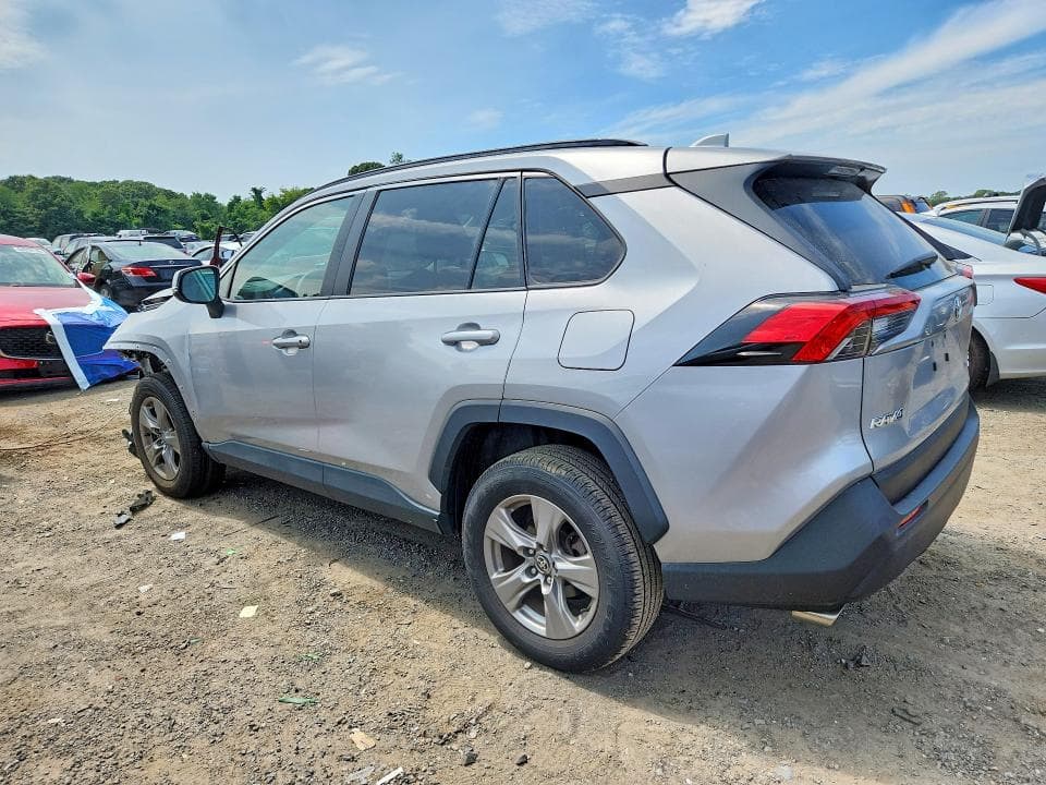 2024 TOYOTA RAV4 XLE 2