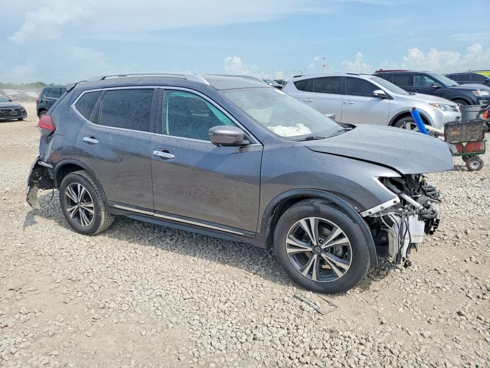 2017 NISSAN ROGUE SL 4
