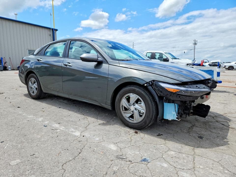 2026 HYUNDAI ELANTRA SE 4