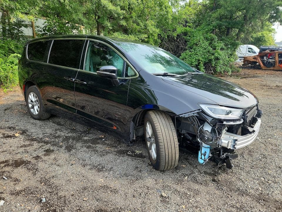 2026 CHRYSLER PACIFICA LIMITED 4