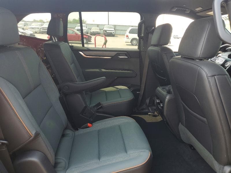 2025 GMC ACADIA AT4 11