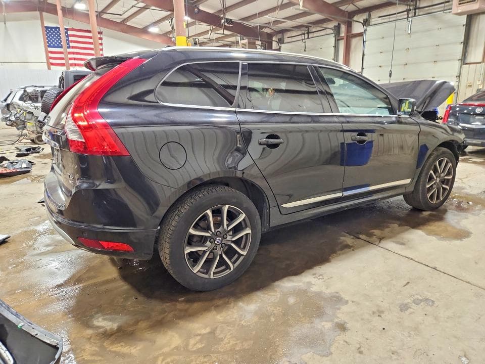 2017 VOLVO XC60 T6 DYNAMIC 3