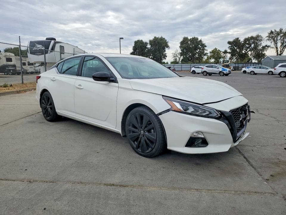 2022 NISSAN ALTIMA SR 4