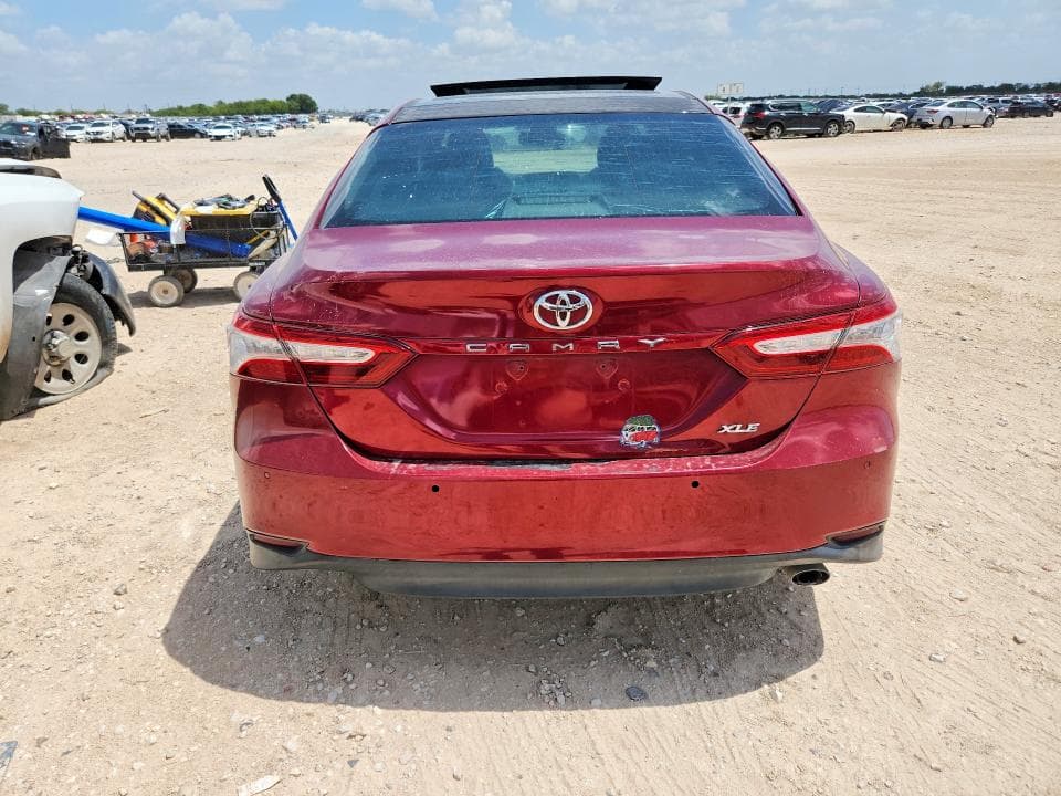 2018 TOYOTA CAMRY XLE 6