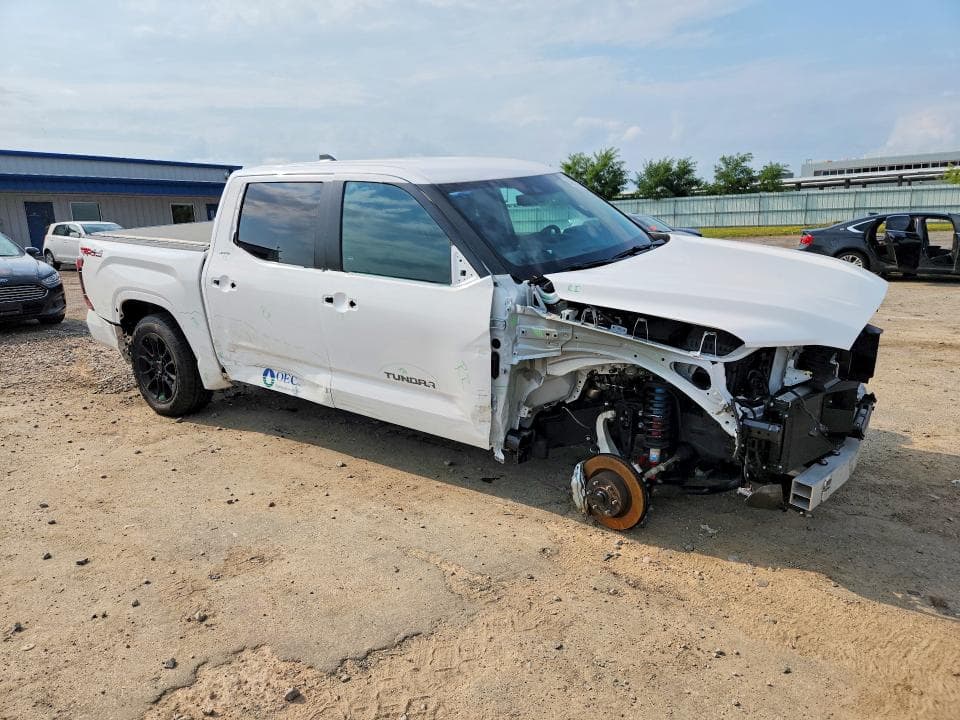 2025 TOYOTA TUNDRA LIMITED 4