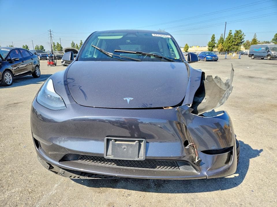 2025 TESLA MODEL Y 5