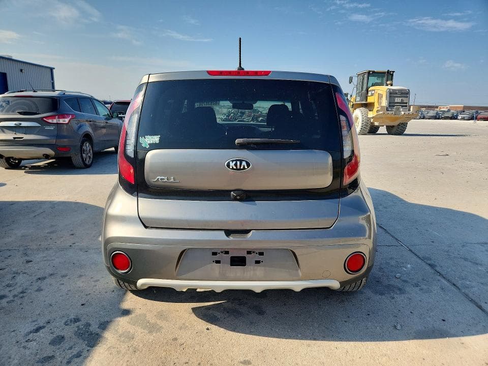 2019 KIA SOUL + 6