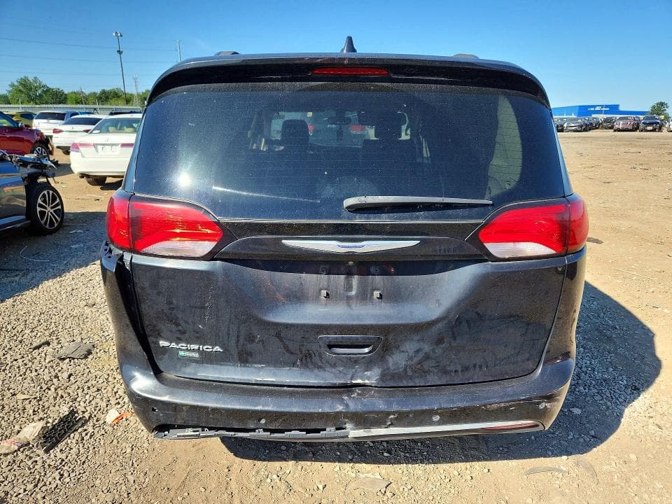 2020 CHRYSLER PACIFICA TOURING L 6