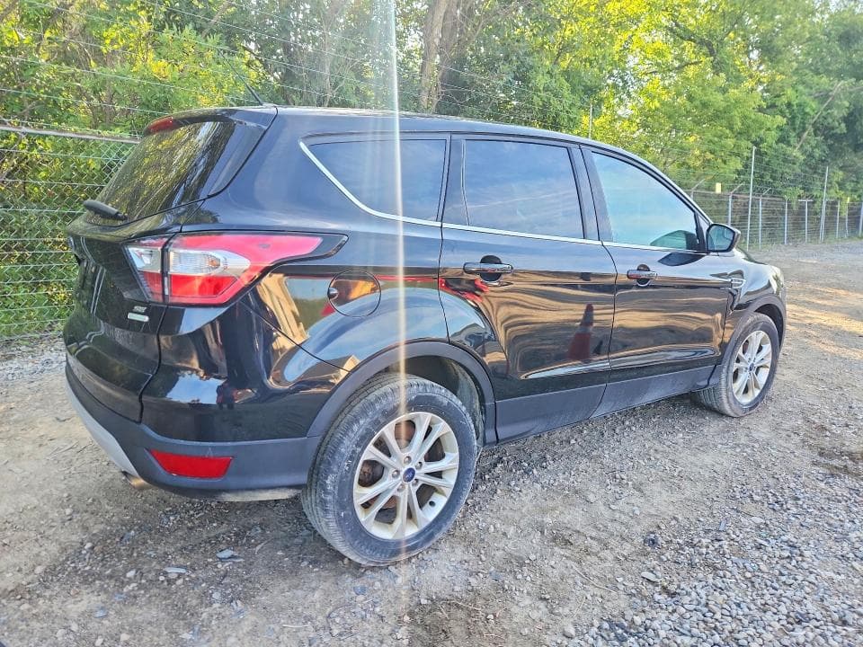 2017 FORD ESCAPE SE 3