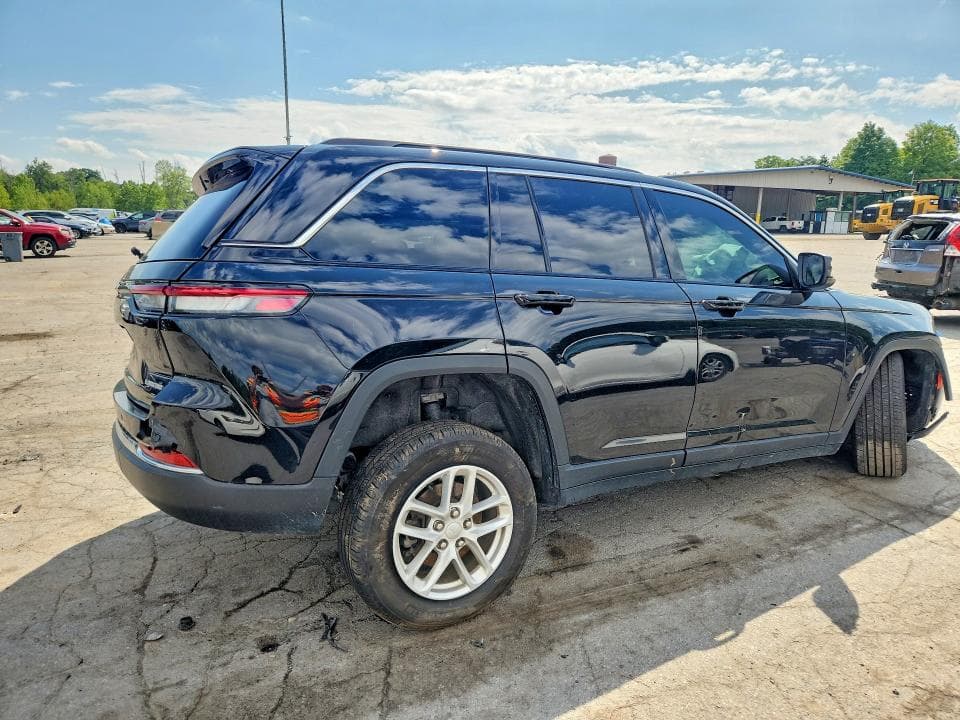 2024 JEEP GRAND CHEROKEE LAREDO 3