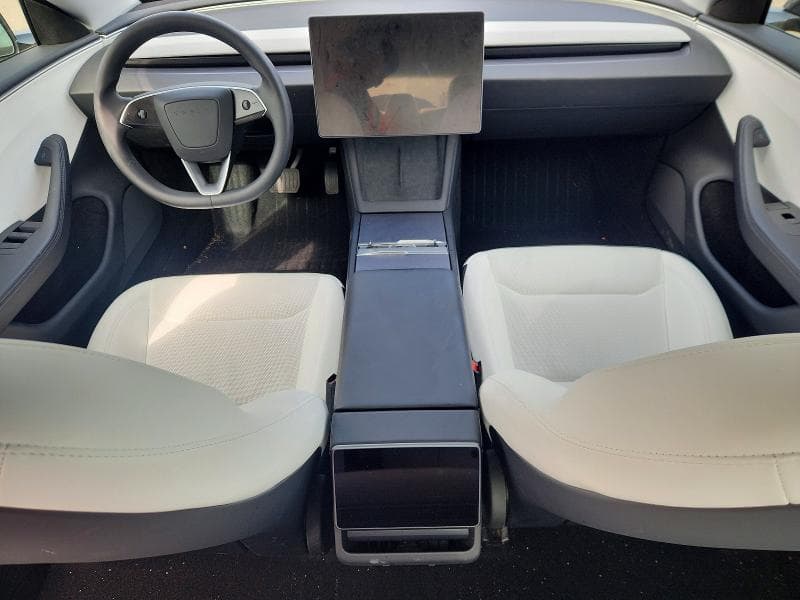 2025 TESLA MODEL 3 8