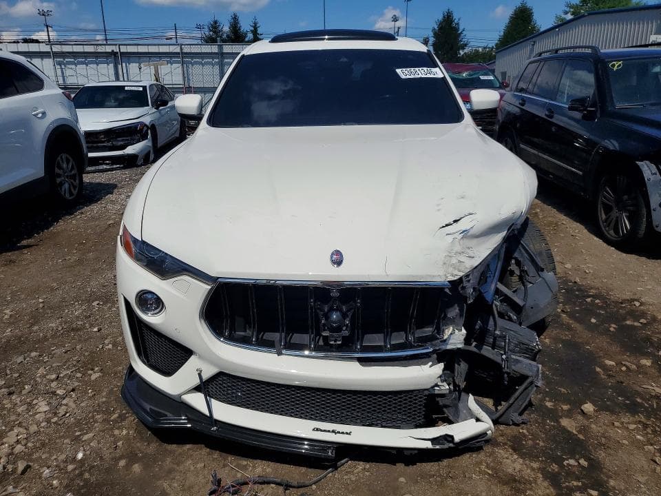 2019 MASERATI LEVANTE GTS 5