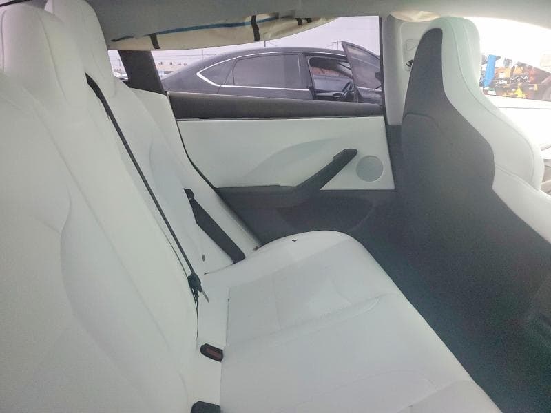 2026 TESLA MODEL 3 10