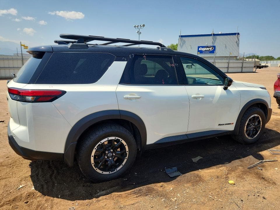 2023 NISSAN PATHFINDER SV 3