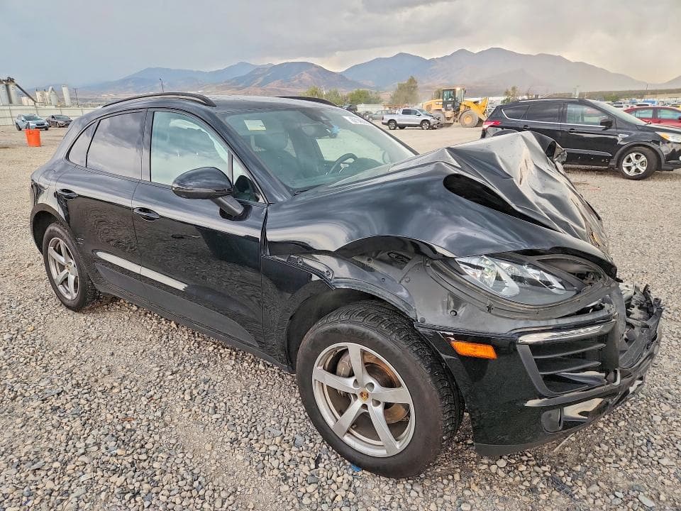 2017 PORSCHE MACAN 4