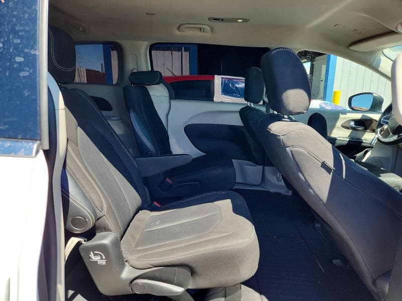 2022 CHRYSLER VOYAGER LX 11