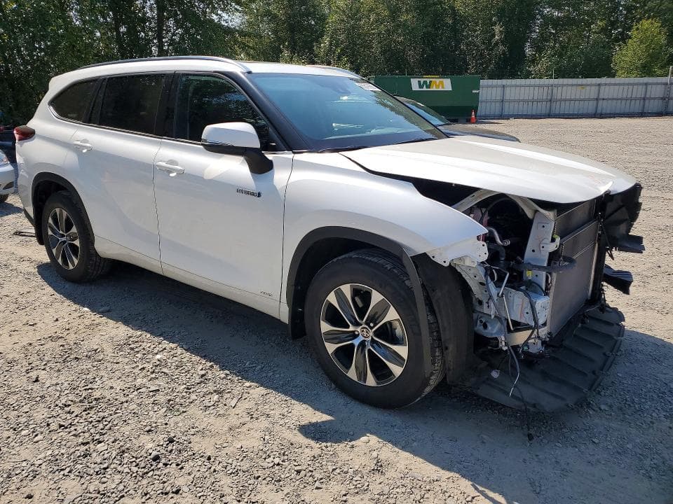 2021 TOYOTA HIGHLANDER HYBRID XLE 4
