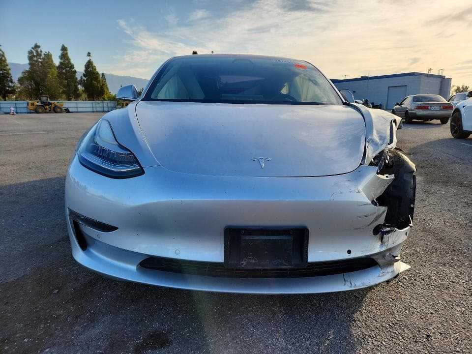 2018 TESLA MODEL 3 5