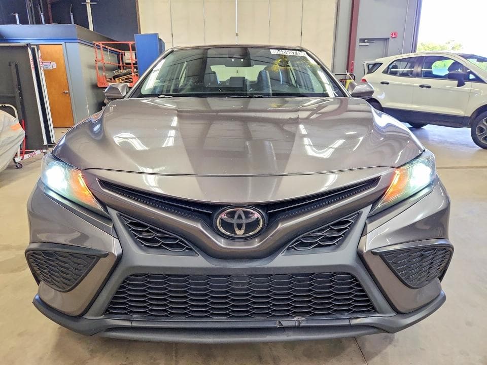 2021 TOYOTA CAMRY SE 5