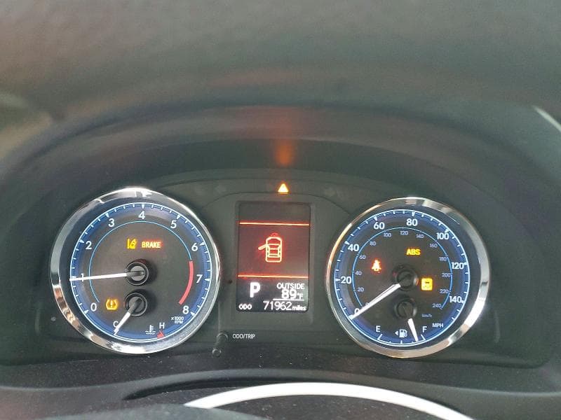 2018 TOYOTA COROLLA LE 9