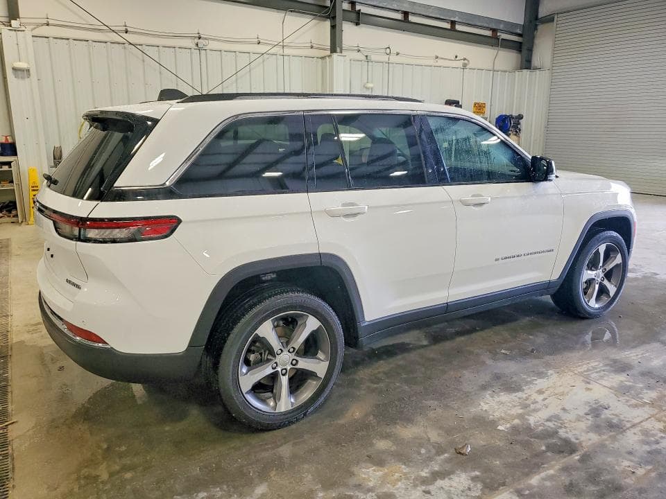 2023 JEEP GRAND CHEROKEE LIMITED 3