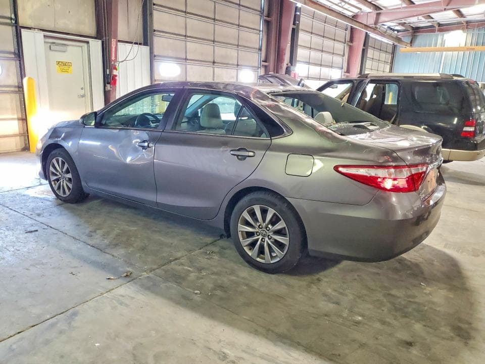 2017 TOYOTA CAMRY XLE 2