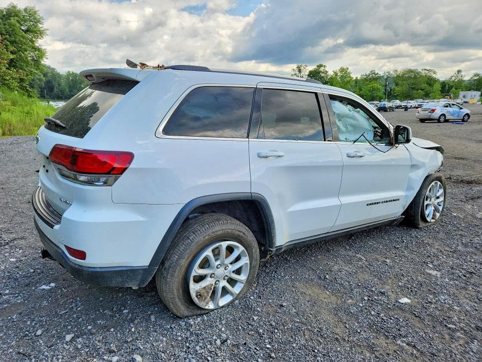 2021 JEEP GRAND CHEROKEE LAREDO 3