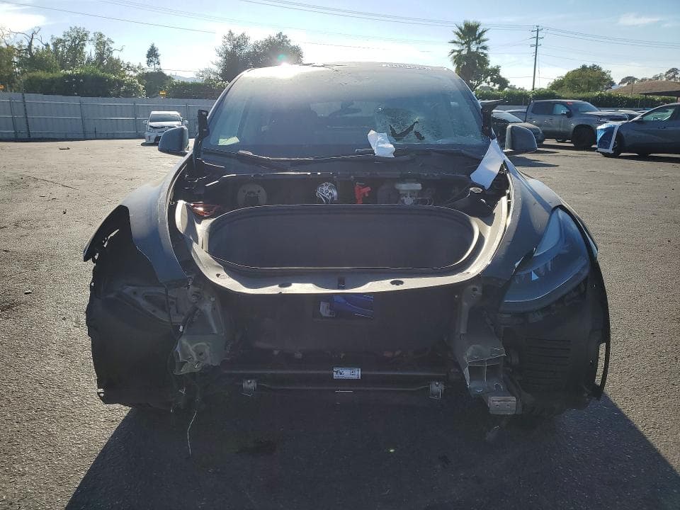 2024 TESLA MODEL Y 5