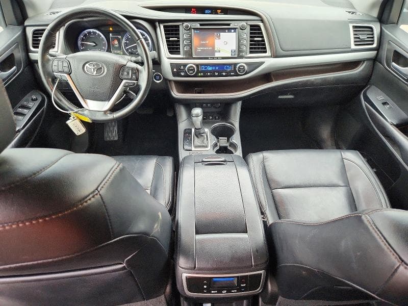 2017 TOYOTA HIGHLANDER XLE 8