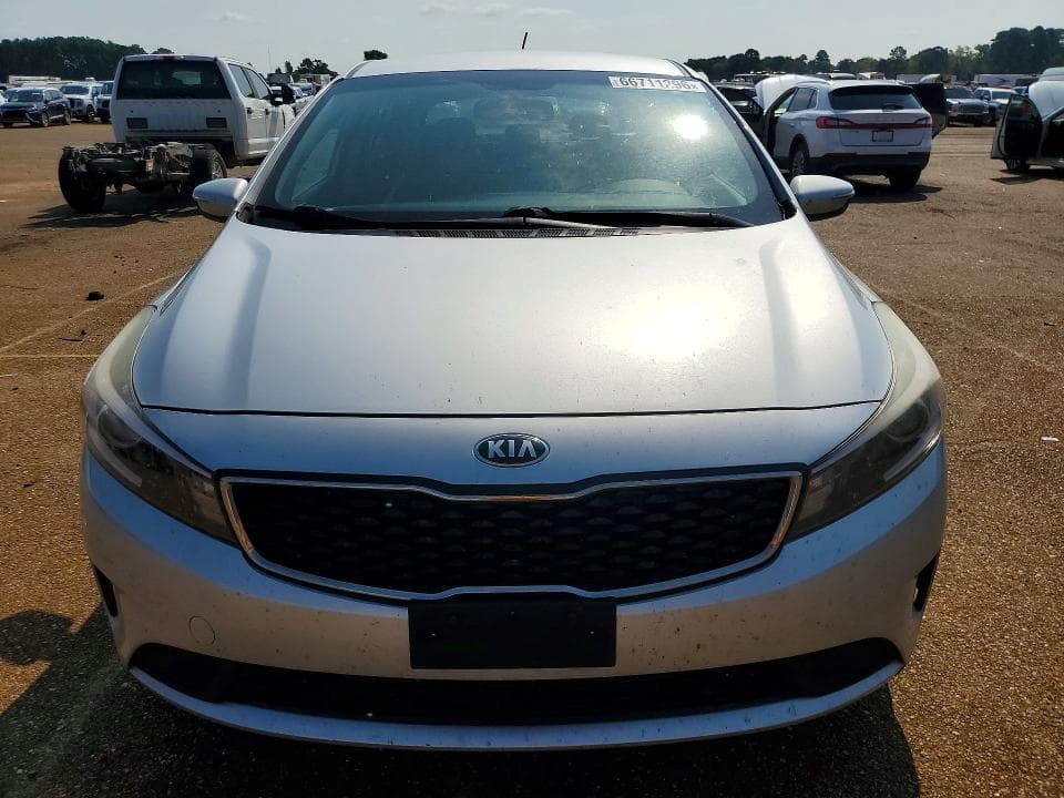 2017 KIA FORTE5 LX 5