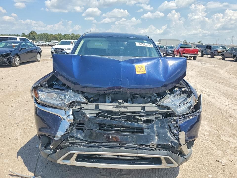 2019 MITSUBISHI OUTLANDER ES 5