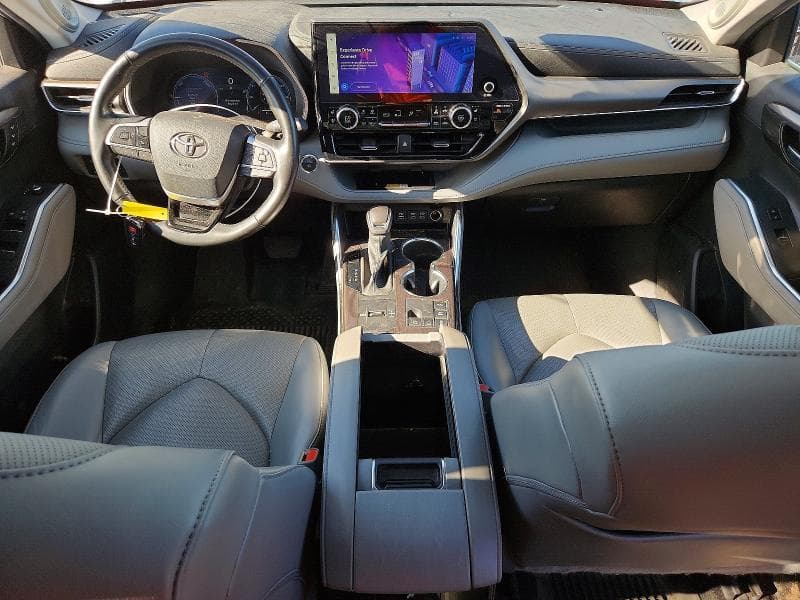 2023 TOYOTA HIGHLANDER HYBRID LIMITED 8