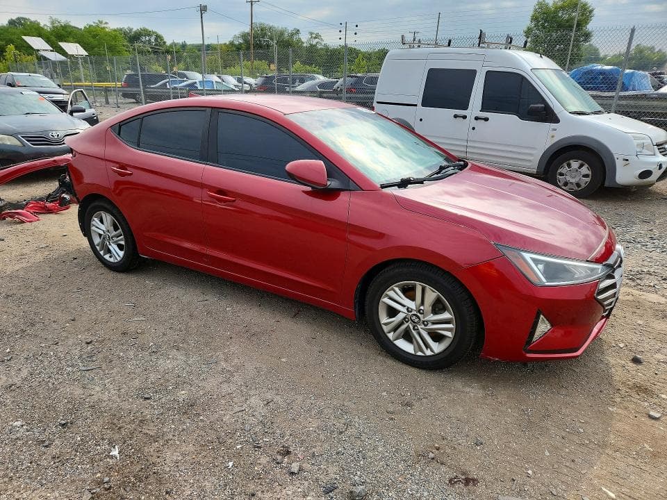 2019 HYUNDAI ELANTRA SEL 4