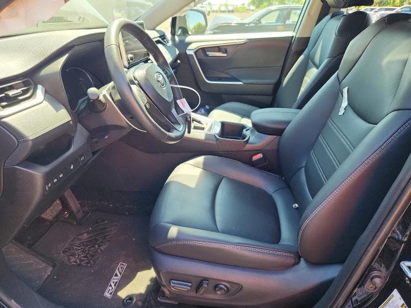 2025 TOYOTA RAV4 XLE 7