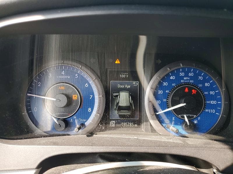 2017 TOYOTA SIENNA XLE PREMIUM 8-PASSENGER 9