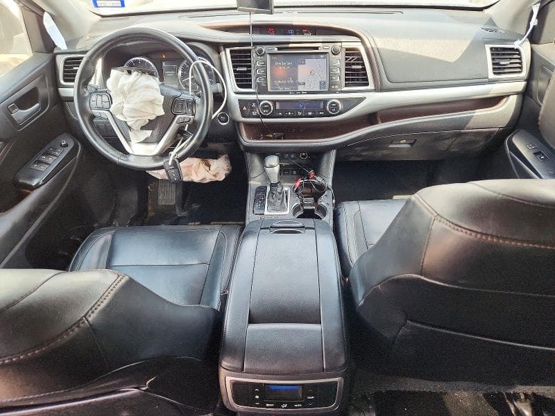 2018 TOYOTA HIGHLANDER XLE 8