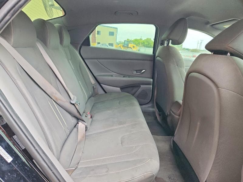 2022 HYUNDAI ELANTRA SEL 10