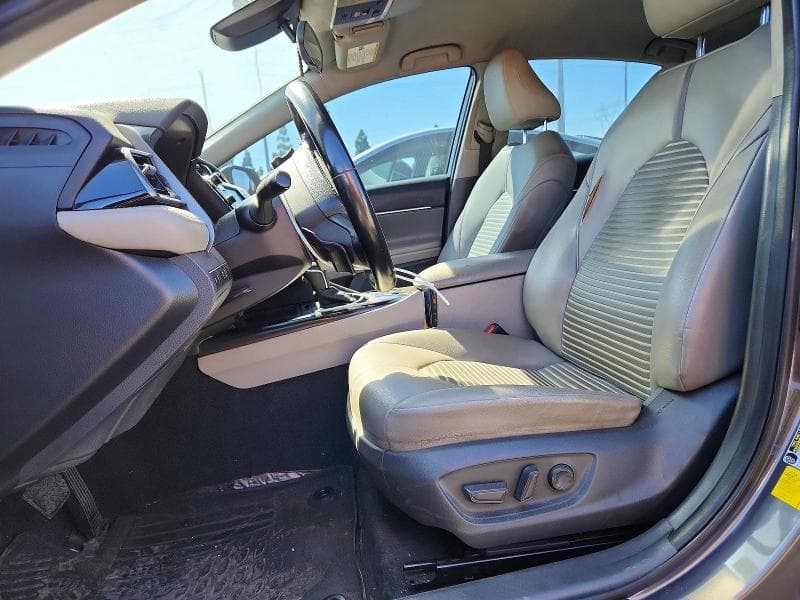 2020 TOYOTA CAMRY SE 7