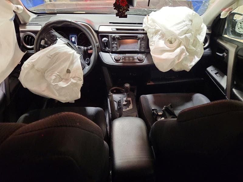 2017 TOYOTA RAV4 XLE 8