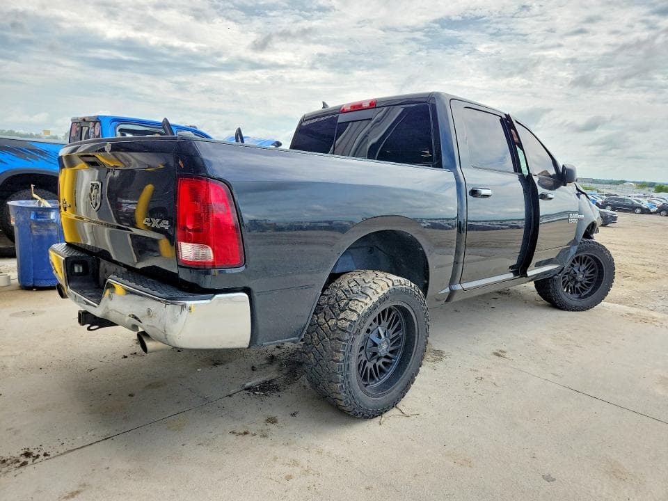 2017 RAM 1500 SLT 3