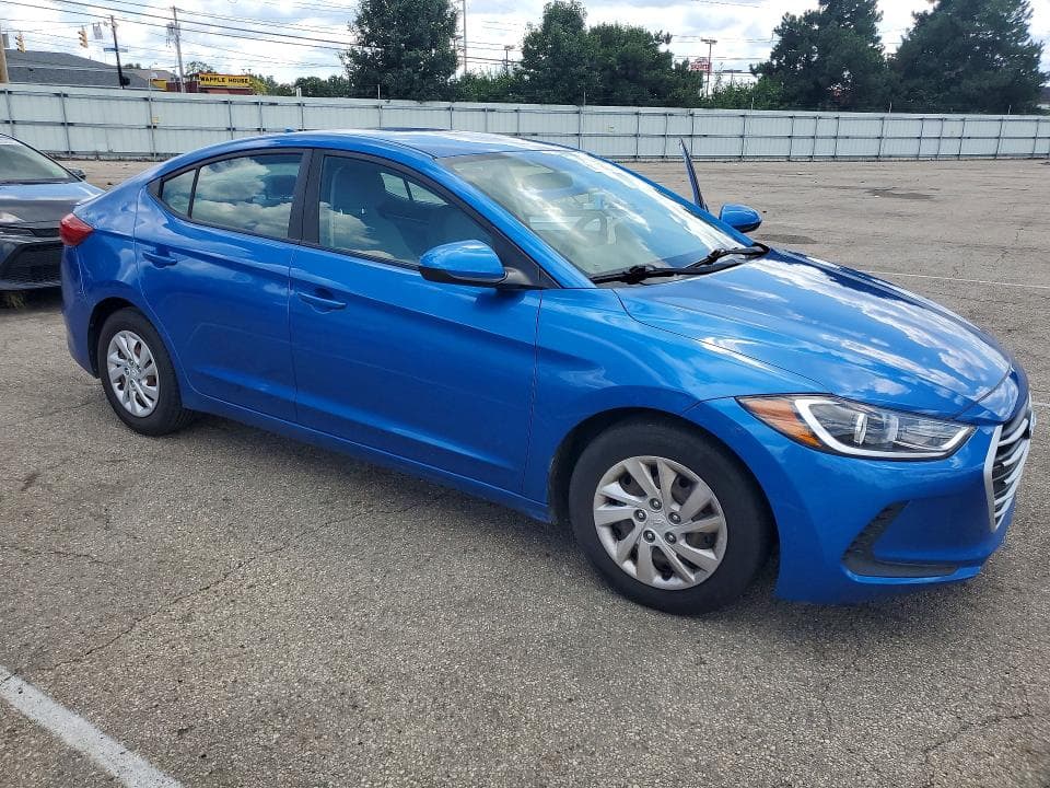 2017 HYUNDAI ELANTRA SE 4