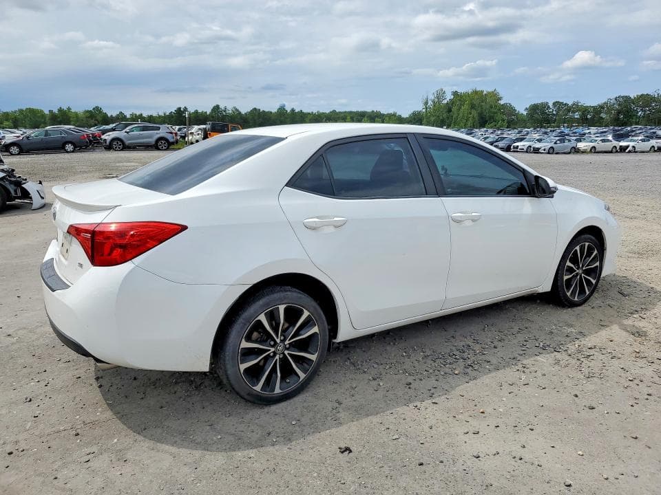2017 TOYOTA COROLLA SE 3