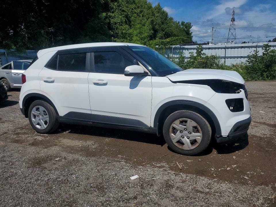 2021 HYUNDAI VENUE SE 4
