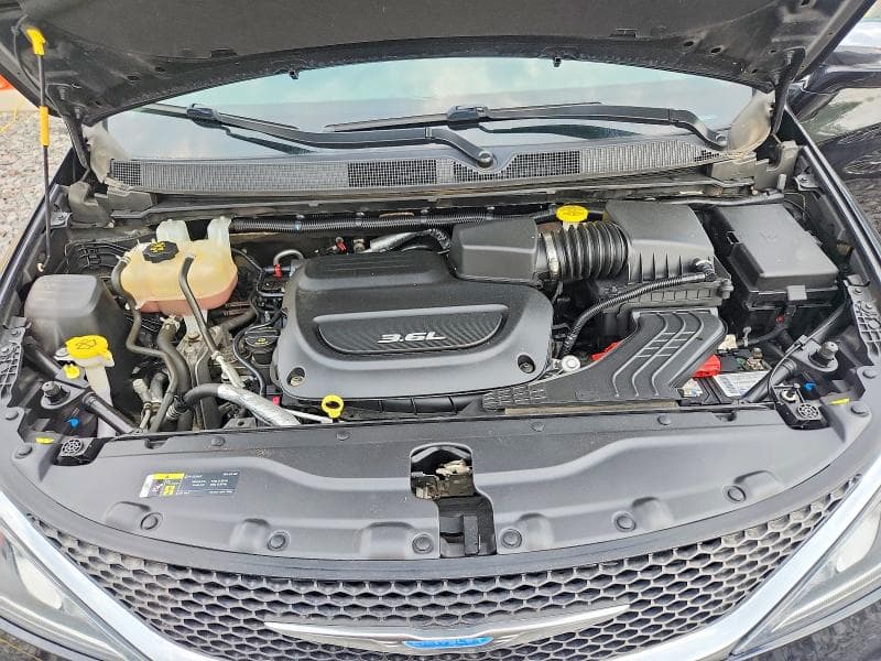 2018 CHRYSLER PACIFICA LIMITED 12