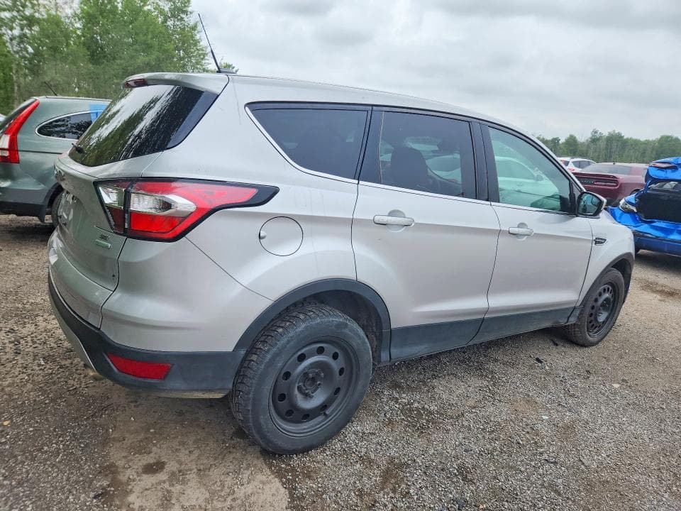 2017 FORD ESCAPE SE 3