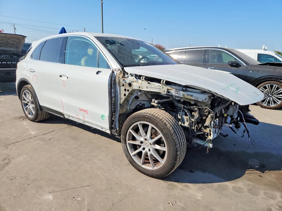 2019 PORSCHE CAYENNE 4