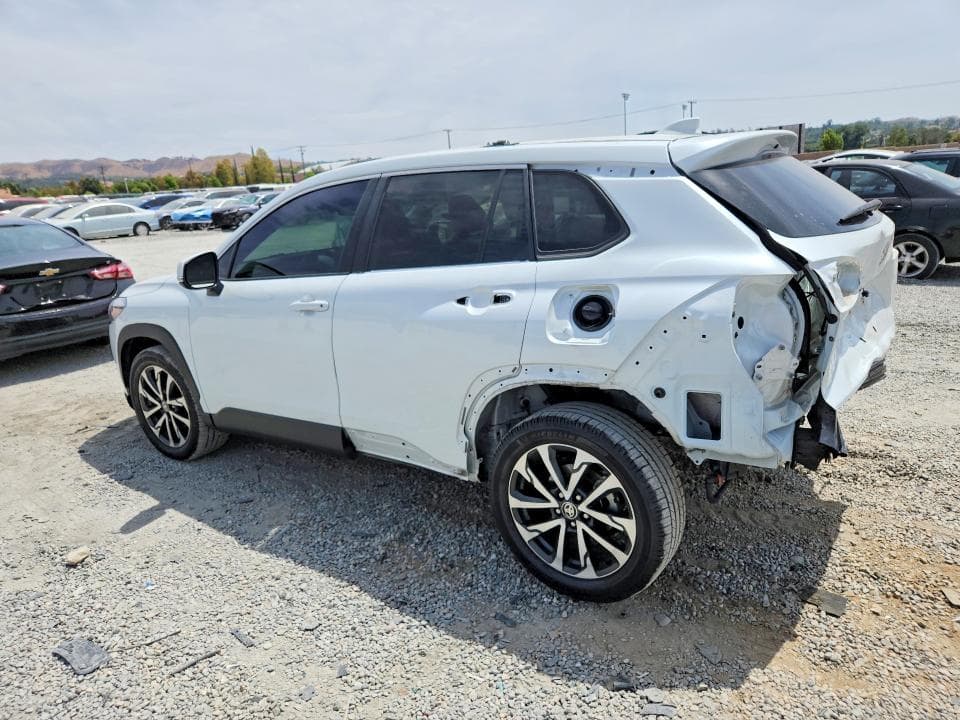 2022 TOYOTA COROLLA CROSS XLE 2