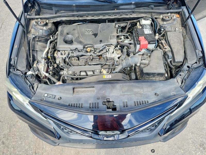 2020 TOYOTA CAMRY SE 11