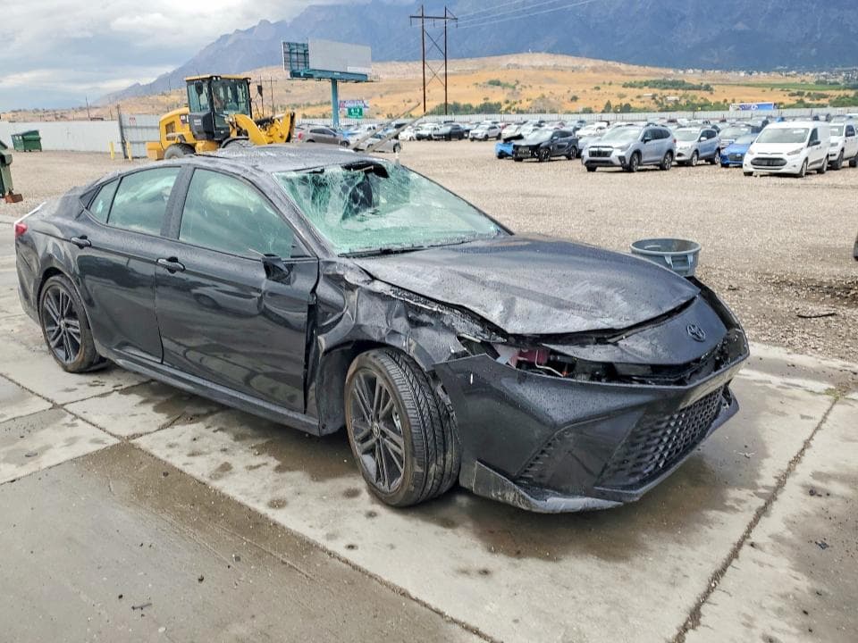 2025 TOYOTA CAMRY XSE 4