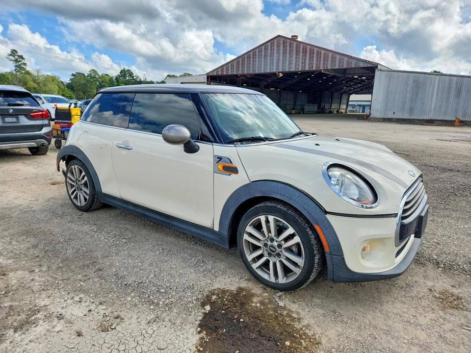 2017 MINI COOPER 4